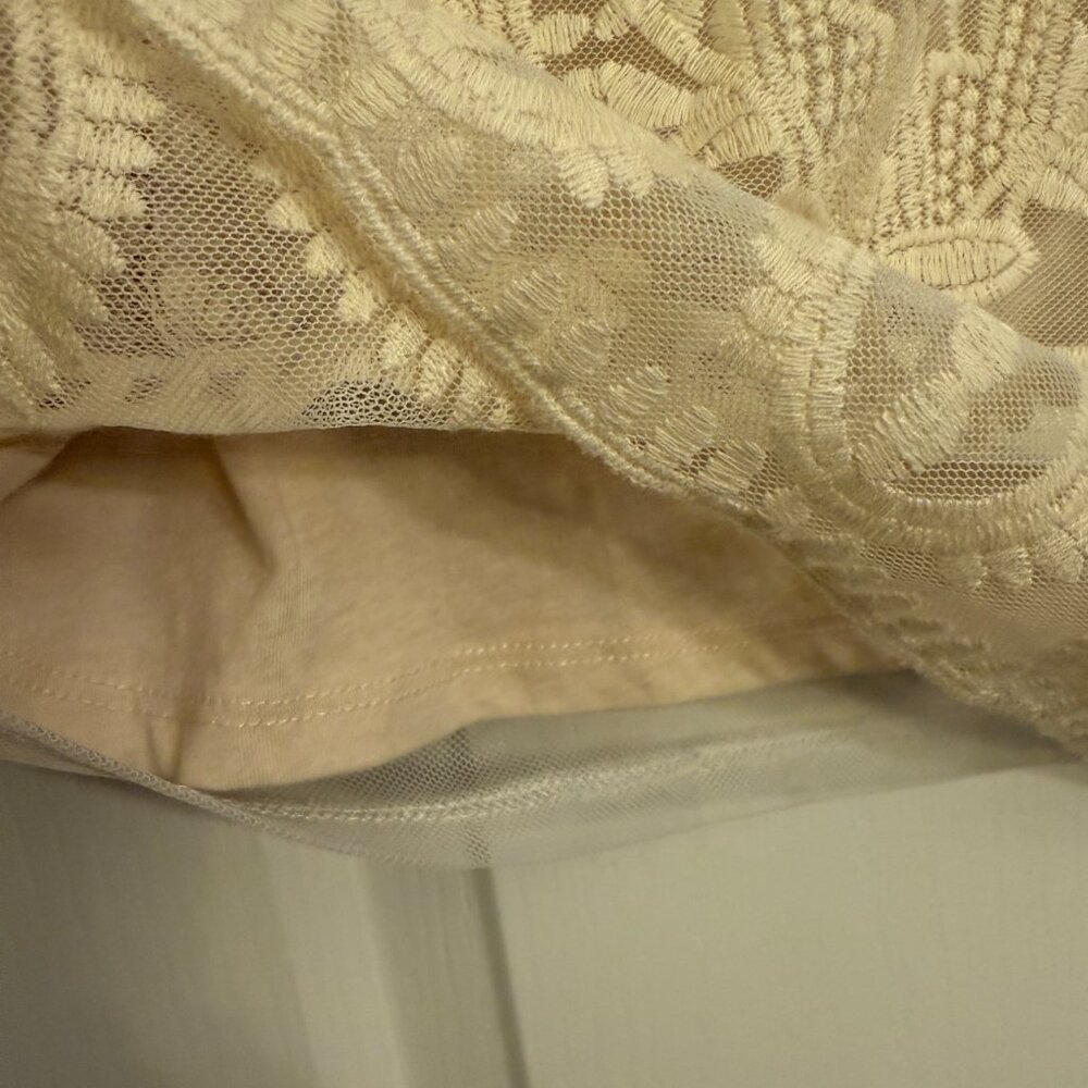 Flower Lace/Mesh Blouse - Picture 3 of 6